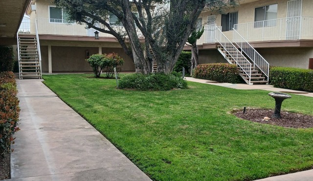 Charming 2-bedroom condo in lovely Lomita with WiFi