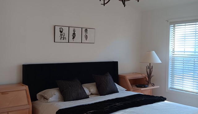 Charming 2-bedroom condo with WiFi, AC in terrific Longs