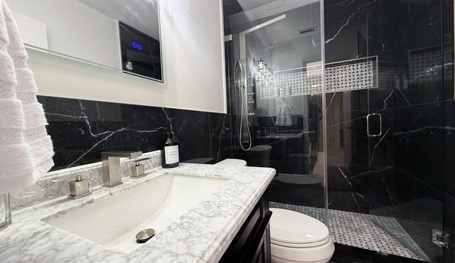 Charming 2-bedroom condo with brand new appliances