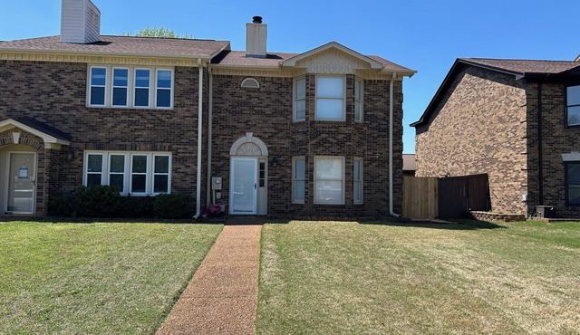 Charming 2-bedroom corporate townhome in pleasant Madison.