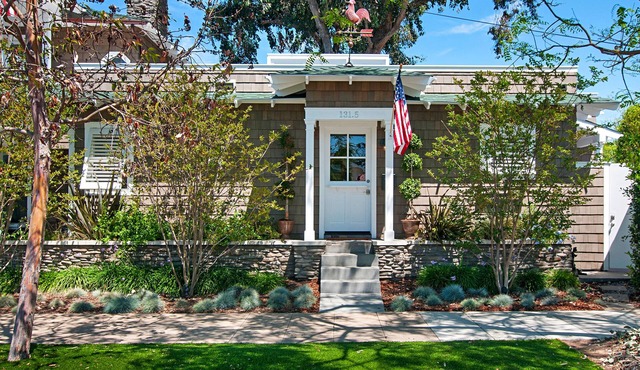 Charming 2 Bedroom Cottage In Coronado!