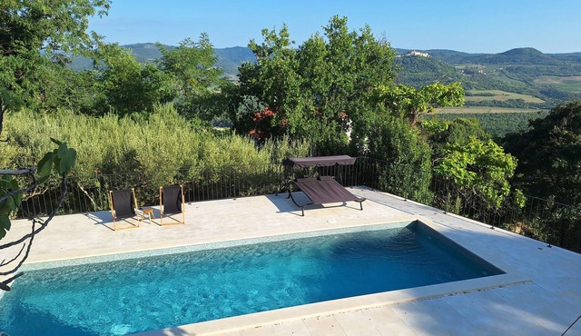 Charming 2-bedroom cottage with swimmingpool in welcoming Oprtalj with WiFi, AC