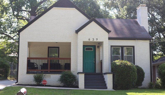 Charming 2-bedroom cottage with AC, WiFi in brilliant Atlanta