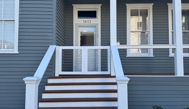 Charming 2-bedroom cottage with WiFi, AC in amazing Houston