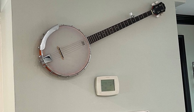 Charming 2-bedroom cottage in wonderful Newburg with WiFi, AC