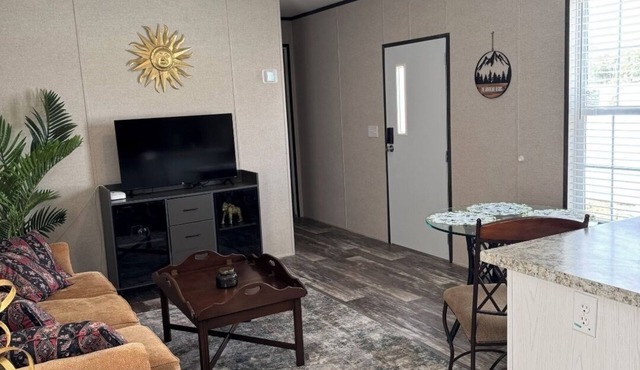 Charming 2-bedroom cottage with AC, WiFi in lovely Nokomis