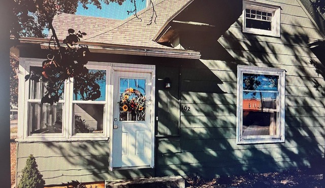 Charming 2-bedroom cottage in Crane, MO