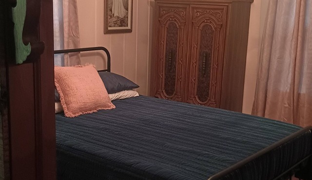 Charming 2-bedroom country house with AC, WiFi in Columbus