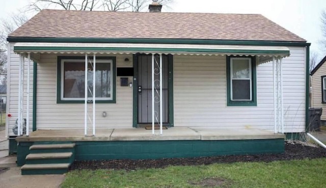 Charming 2-bedroom Cozy home with A/C and free wifi