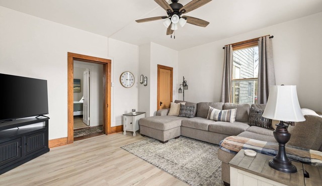 Charming 2-bedroom duplex on 1st floor in brilliant Muncy with AC window units