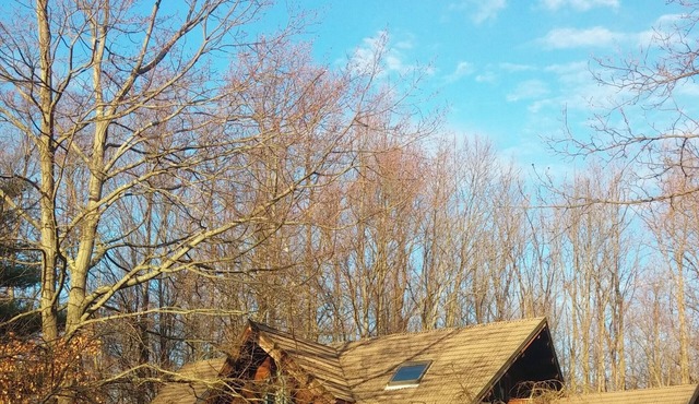 Charming 2-bedroom estate in serene Boyertown with AC