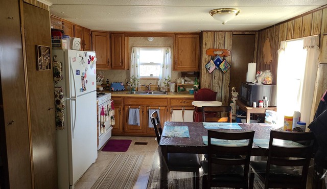 Charming 2 bedroom, family friendly apartment in quiet neighborhood, Ogdensburg