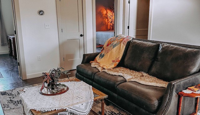 Charming 2-bedroom Farmhouse in Rocheport