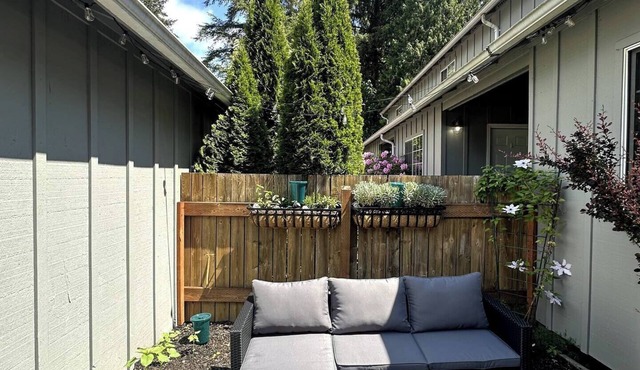 Charming 2-bedroom forest escape townhome in Olympia, WA