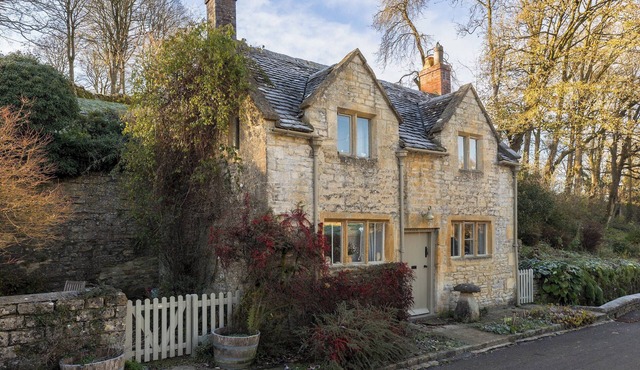 Charming 2 Bedroom Cottage in Compton Abdale, Glos - Pass the Keys
