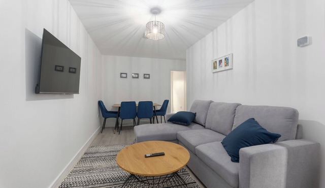 Charming 2-Bedroom Townhouse in Wallasey