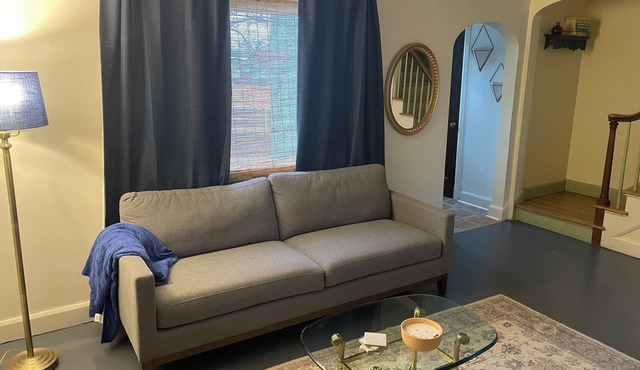 Charming 2-bedroom Gem, Scenic Views + Deck, Fire Pit