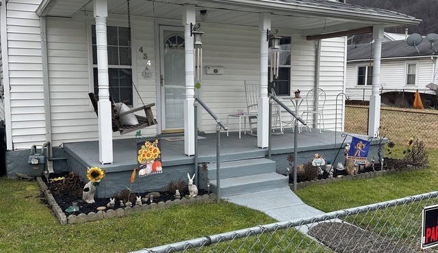 Charming 2-bedroom house in fabulous Charleston with AC