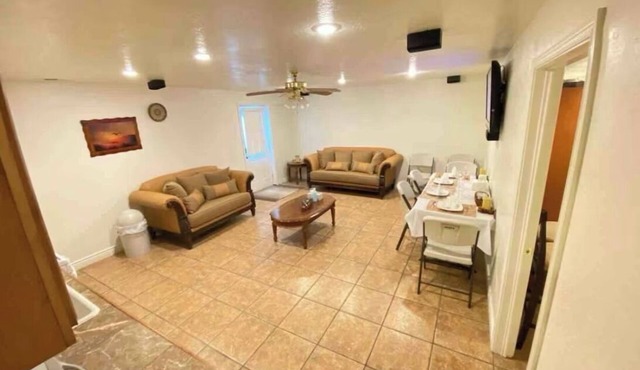 Charming 2-bedroom house with WiFi, AC in delightful Clearfield