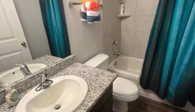 Charming 2-bedroom house with WiFi and AC in lovely Fort Worth