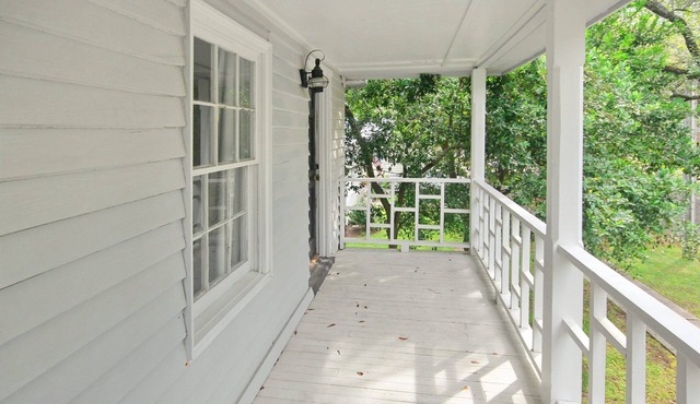 Charming 2-bedroom house in delightful Georgetown with AC, WiFi
