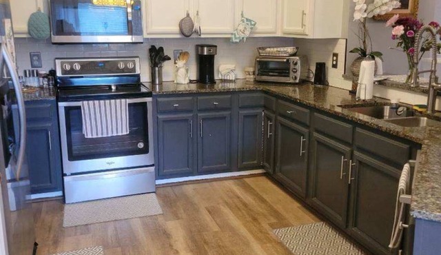 Charming 2-bedroom house with office in Greensboro NC