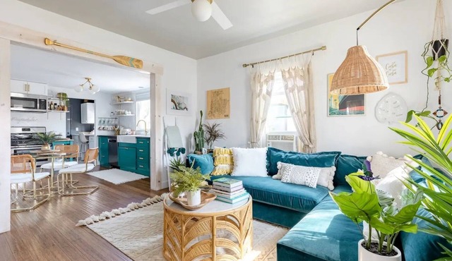 Charming 2-bedroom House with Every Amenity in Quiet, Trendy Neighborhood