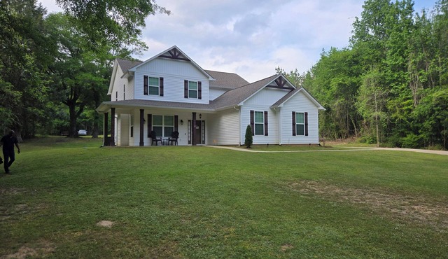 Charming 2-bedroom house in Pleasant Moundville with WiFi, AC