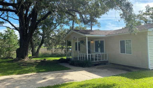 Charming 2-bedroom house in fabulous Pascagoula with AC, WiFi, and Waterview