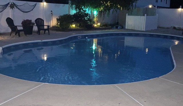 Charming 2-bedroom house in delightful Toms River with fitness room, WiFi