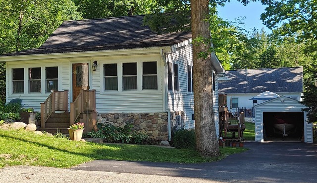 Charming 2-bedroom house with WiFi, AC in delightful Twin Lakes