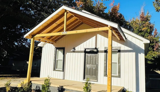 Charming 2-bedroom house with AC and WiFi in Union City