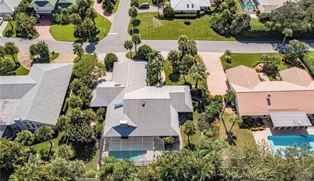Charming 2-bedroom house in Vero Beach with AC and heated privaty Pool