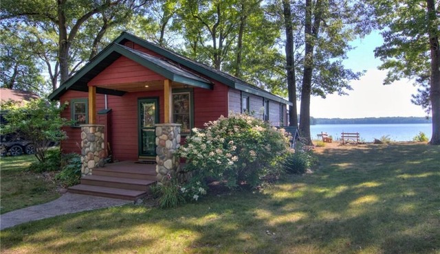 Charming 2-bedroom Hayward Cabin on Lac Courte Oreilles