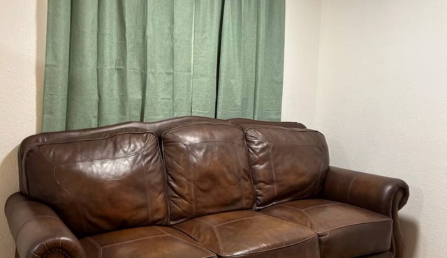 Charming 2-bedroom house with WiFi, AC in superb Arlington