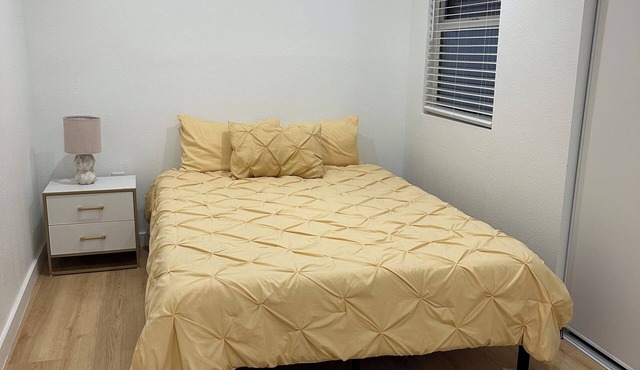 Charming 2-bedroom house in brilliant Fullerton with AC