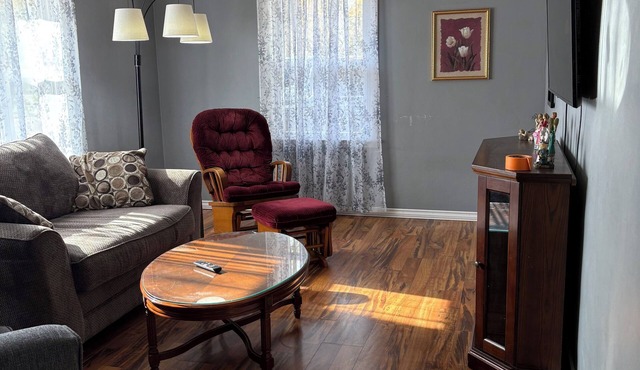 Charming 2-bedroom house with a finished basement in wonderful Kalamazoo