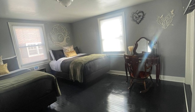 Charming 2-bedroom house with WiFi, AC in enjoyable Lancaster