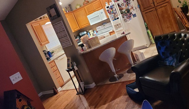 Charming 2-bedroom house with AC, WiFi in Randleman full of love. Near TBMPNC.