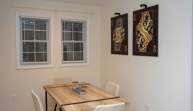Charming 2-bedroom house in wonderful Rockville with AC