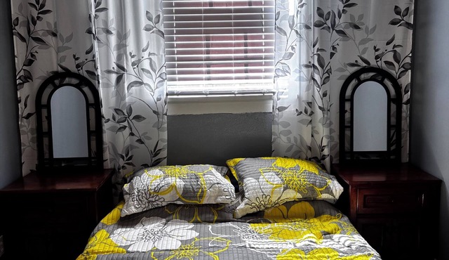Charming 2-bedroom house with AC, WiFi in serene Van Buren