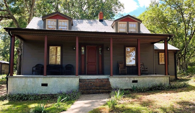 Charming 2-bedroom home in tranquil Easley