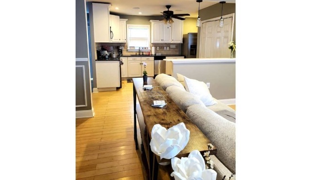 Charming 2-bedroom home w/ free parking on premise