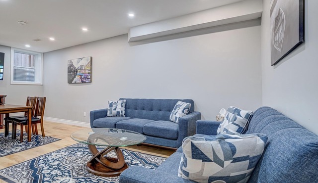 Charming 2-bedroom house basement apartment with AC in Hamilton