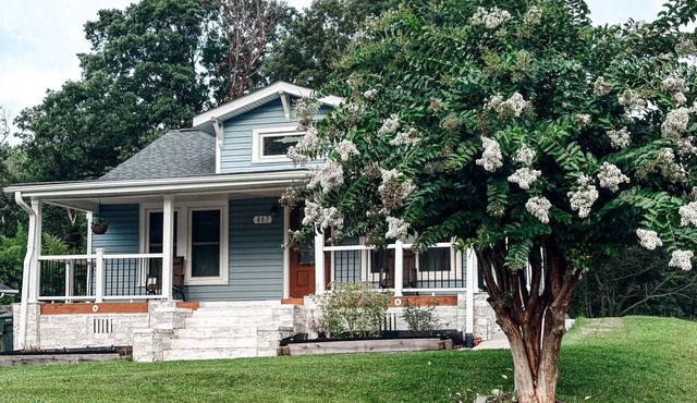 Charming 2-bedroom house in terrific Asheboro with AC, WiFi