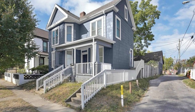 Charming 2-bedroom house with AC, WiFi in Columbus