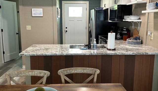 Charming 2-bedroom house ON delightful Fox Lake - all year around paradise