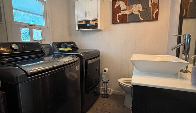Charming 2-bedroom house with AC, fitness room in gorgeous Galloway
