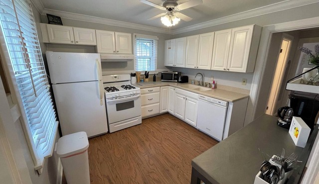 Charming 2-bedroom house with AC and WiFi in pleasant Kirkwood