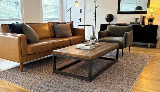 Charming 2-bedroom house in Lakewood with WiFi access